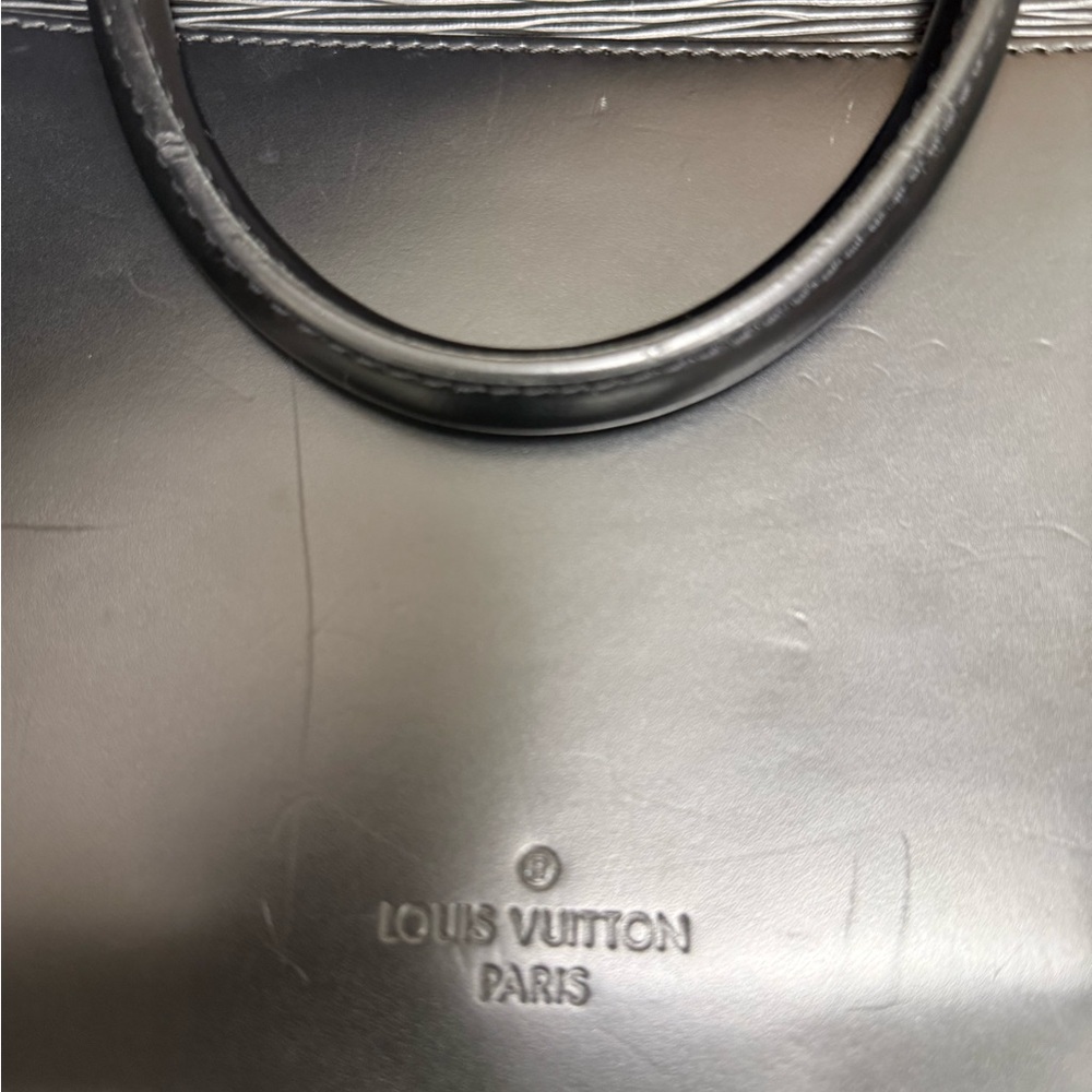 Louis Vuitton Black Epi Leather Kleber MM - Picture 8 of 15